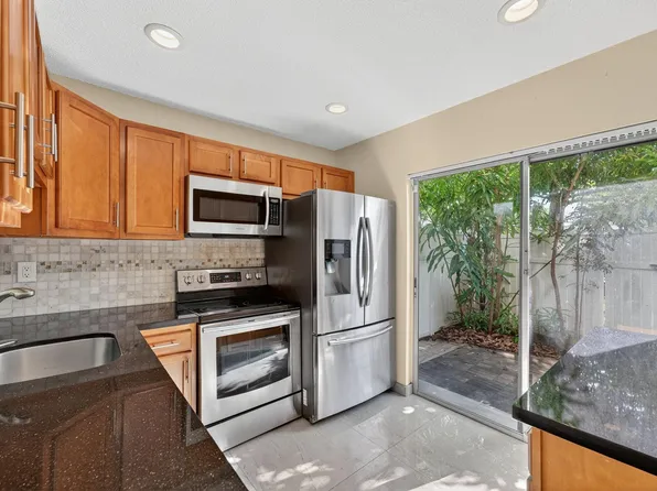 3007 NW 5th Terrace, Pompano Beach, FL 33064