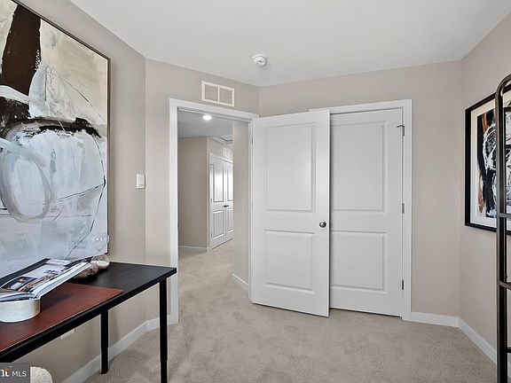 4th image of 15 Aloma St