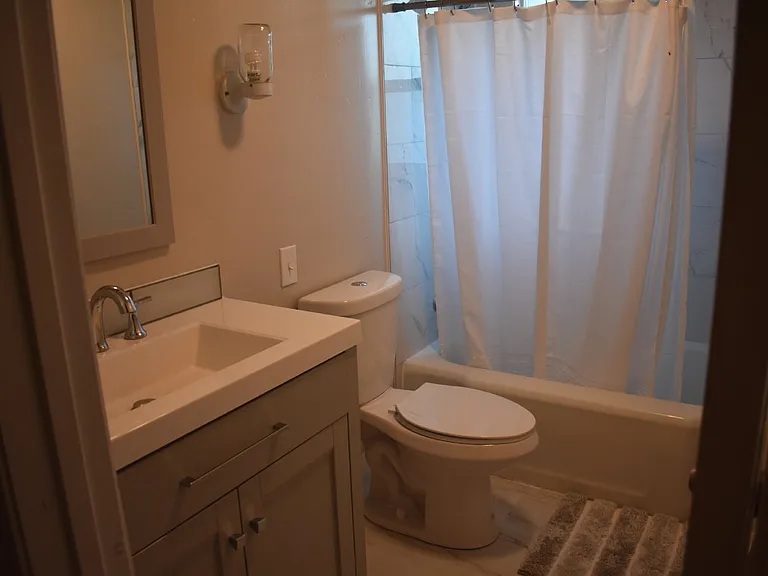 535 E Hanthorn Ave — Photo 7