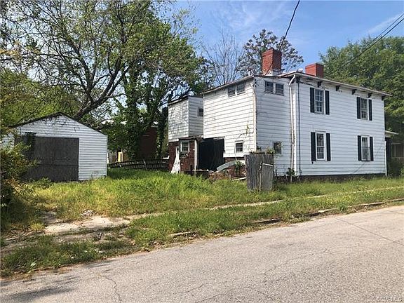 4th image of 904 Willcox St
