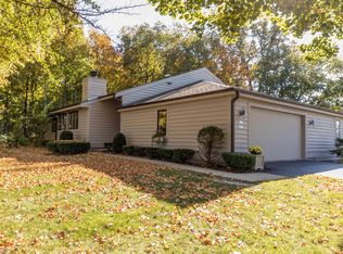 W136N8124 River Park Dr, Menomonee Falls, WI