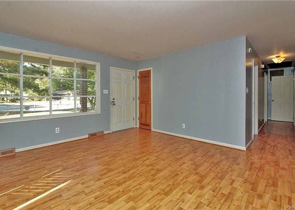 1st image of 500 Briarwood Cir