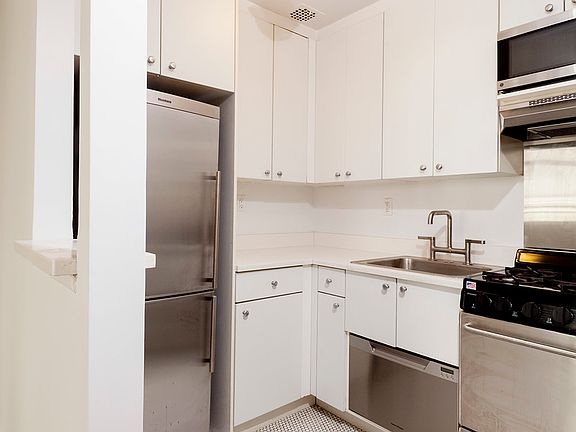 4th image of 127 4th Ave APT 4D