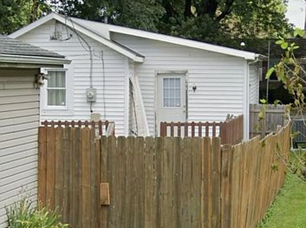 1110 E Walnut St