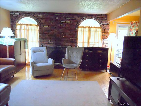 4th image of 1261 N Reeder Ave