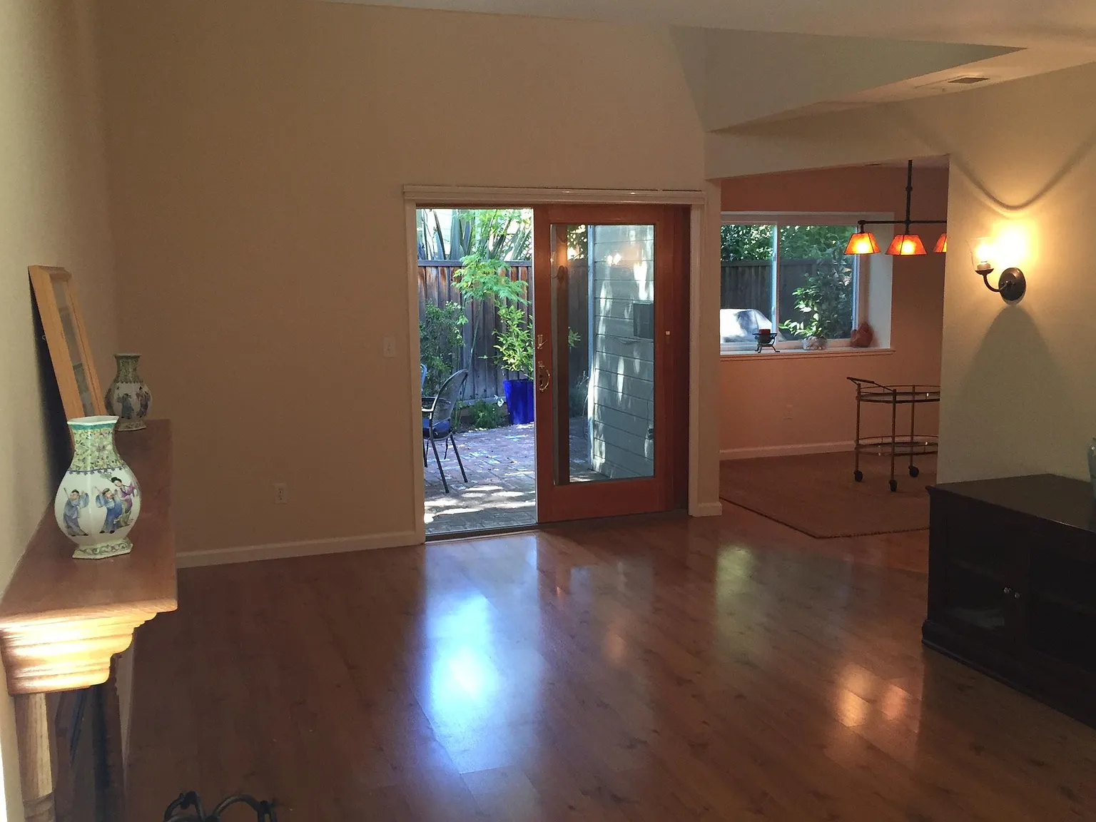 186 Ada Ave — Photo 3