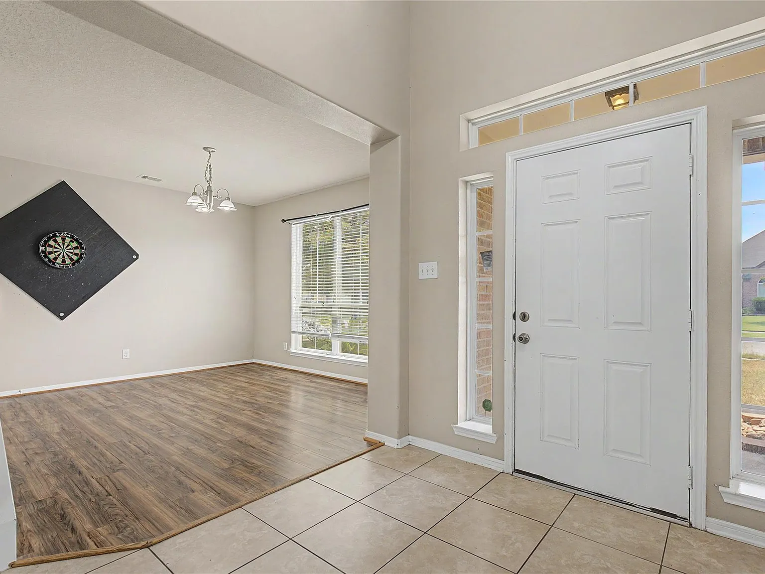 5 bed, 3.5 bath, 3985 sqft, $2,995 — Photo 4
