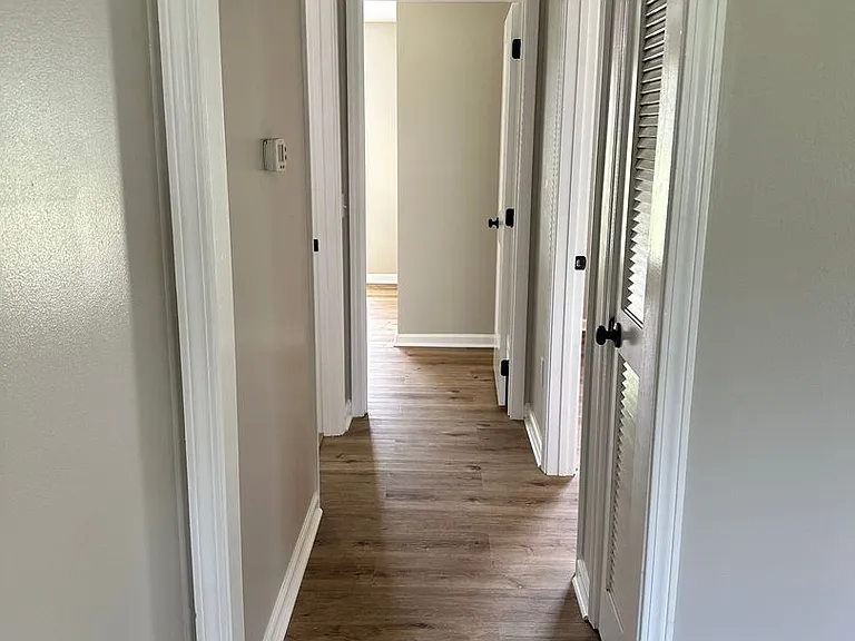 201 Belton Dr — Photo 29