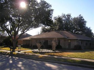 2124 Pueblo Dr, Carrollton, TX 75006