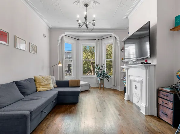 106 Reservoir Avenue image 2 of 27