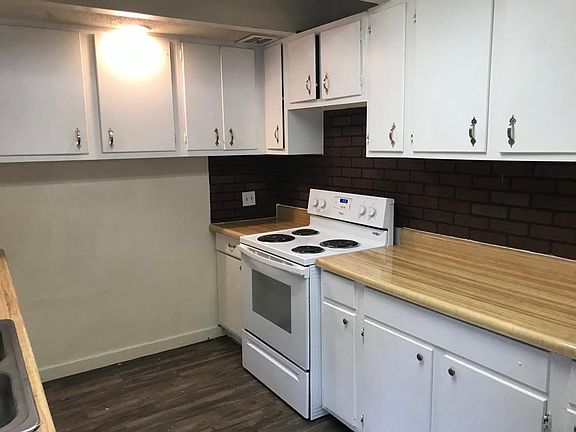 4th image of 912 N 70th St