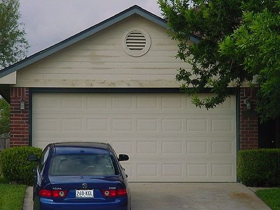 2-car garage entrance