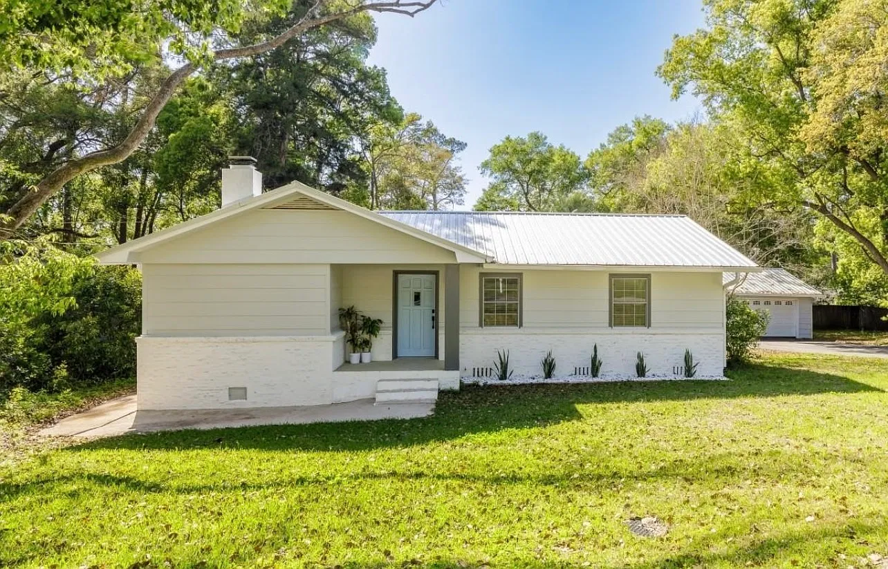 3 bed, 1656 sqft, $2,300 — Photo 1