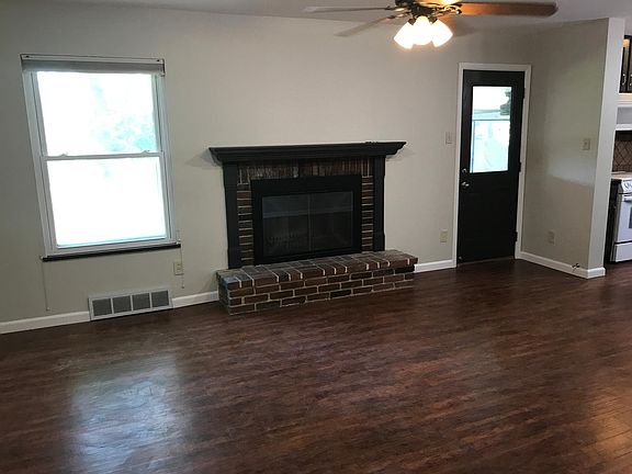 5th image of 546 Lodge Dr
