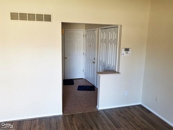 3rd image of 38604 Harrison Creek Ct