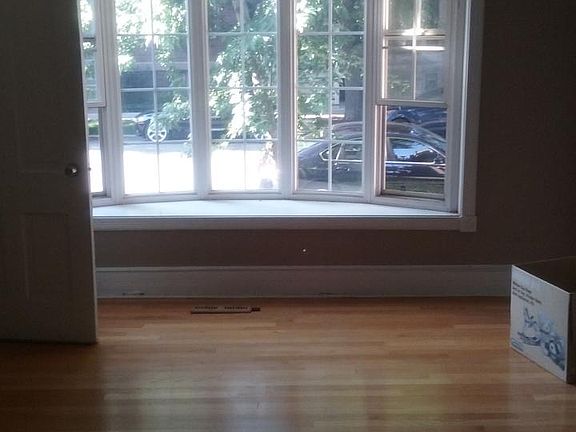 2nd image of 1343 W George St