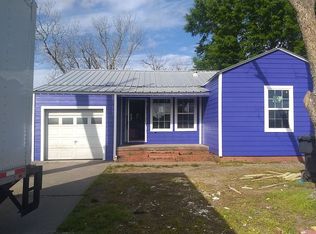 3104 Main Ave, Groves, TX 77619