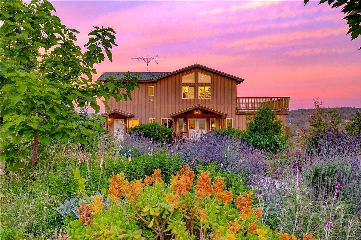 15463 Summit Way, Grass Valley, CA 95949 MLS 224059156 Zillow