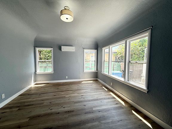 2nd image of 3980 La Salle Ave Unit 3/4