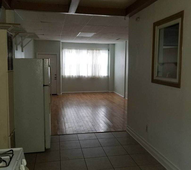 2nd image of 3653 S Hermitage Ave #1F