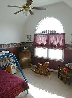115 Locust Grove Ln — Photo 6