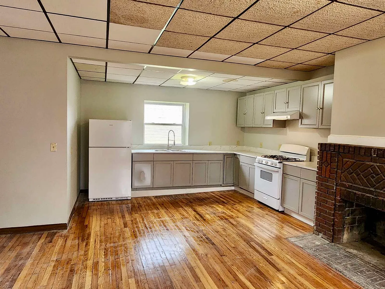 3 bed, 1200 sqft, $1,250 — Photo 1