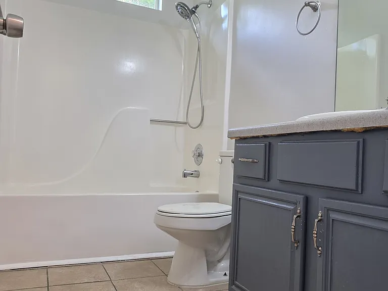 1504 Cain Ct N — Photo 12