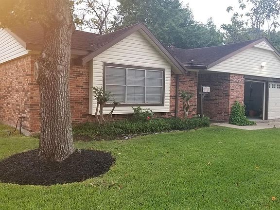 2nd image of 10802 Sagewind Dr