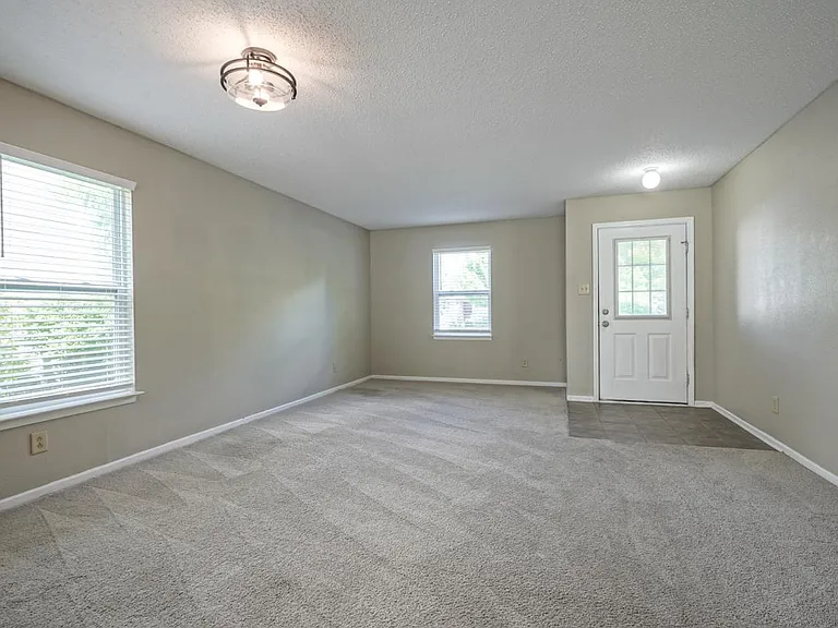 10155 Holly Berry Cir — Photo 6