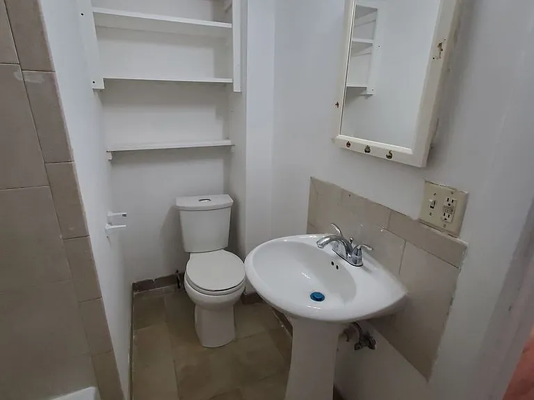 1568 W Windlake Ave. - 4 Unit — Photo 7