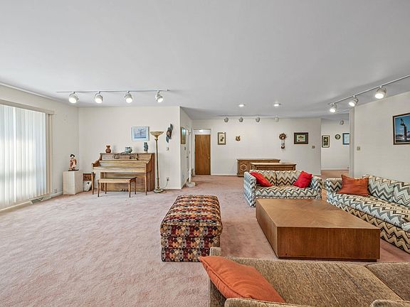 5th image of 2253 Indian Trail Dr