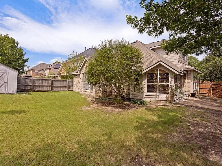 7901 Stonehaven Ln — Photo 10