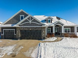 5035 Elderton Dr, Marion, IA 52302