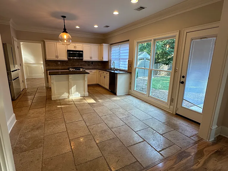 6415 Barwick Ln — Photo 7