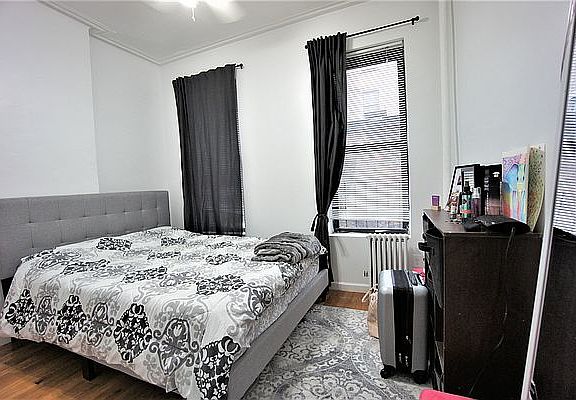 5th image of 330 W 43rd St APT 5