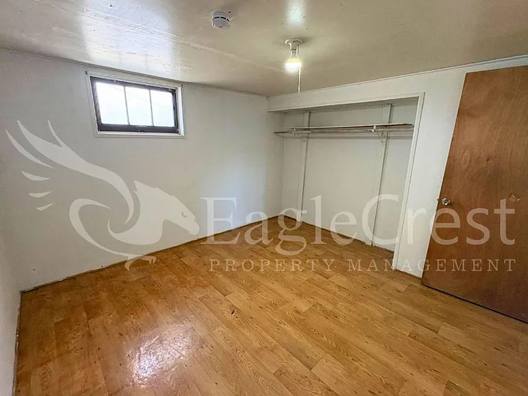 1001 W Chestnut St — Photo 33