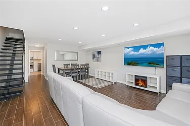 69 Rolling Hill Green