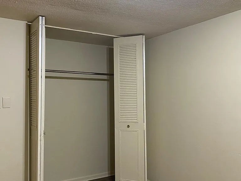 6517 Sexton Dr — Photo 5