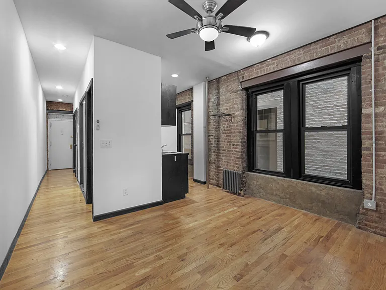 346 E 13th St #4 — Photo 2