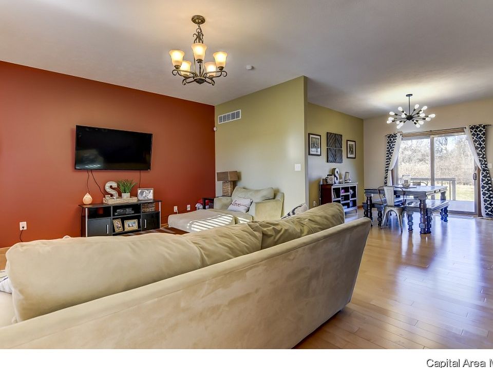 2nd image of 909 Timber Ridge Rd