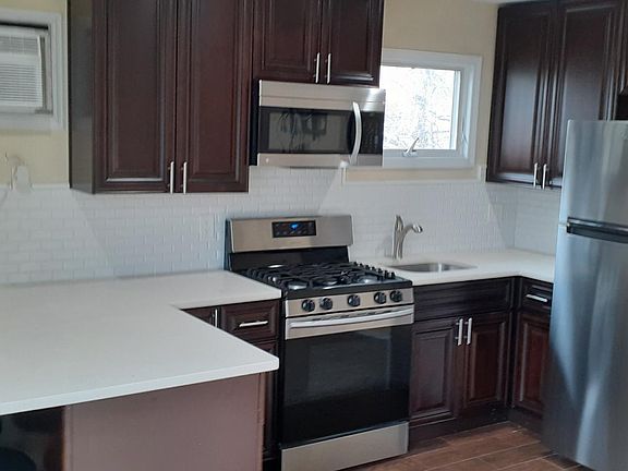 5th image of 15 Blue Heron Ct
