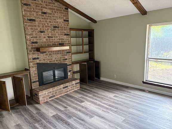 4th image of 2200 Rogers Cir