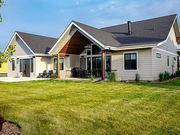 3rd image of 3056 River Lakes Dr