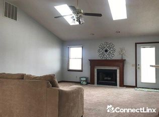 4300 Deming Dr, Springfield, IL 62703