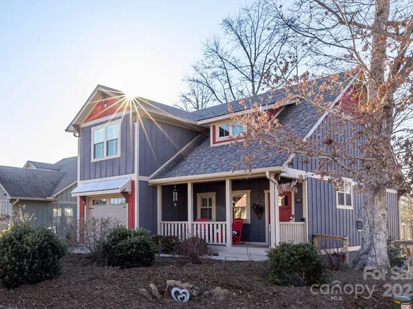 85 Locust St, Black Mountain, NC 28711