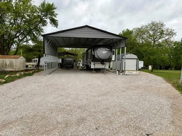 5 Hale Ct, Linn Valley, KS 66040
