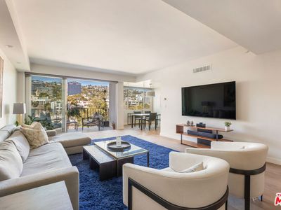 818 N Doheny Dr APT 607, West Hollywood, CA, 90069