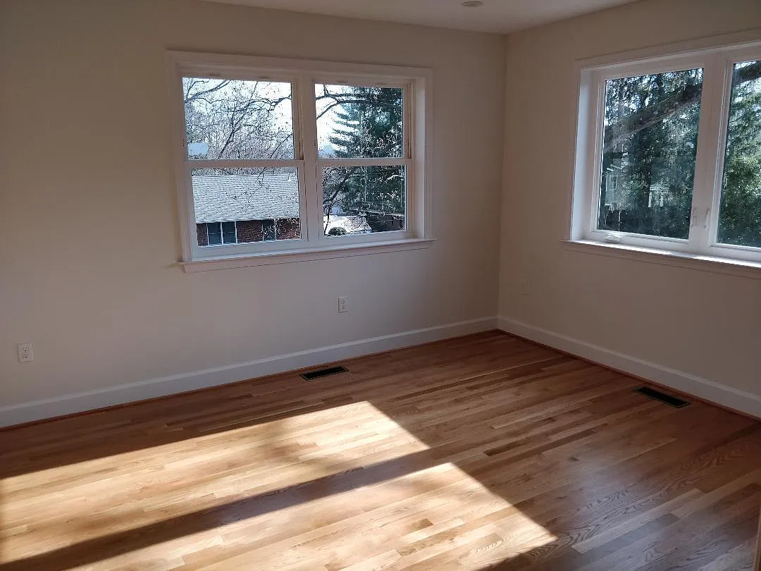 5 bed, 3800 sqft, $5,200 — Photo 3