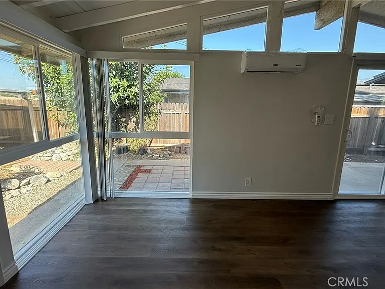 1002 E Walnut Ave — Photo 22