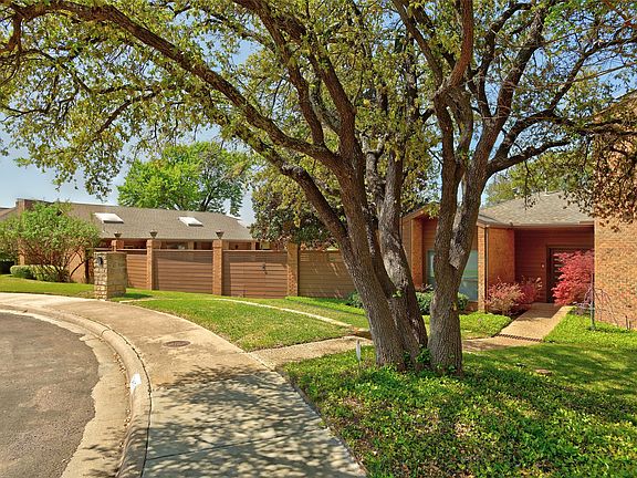 3rd image of 9419 Viewside Dr